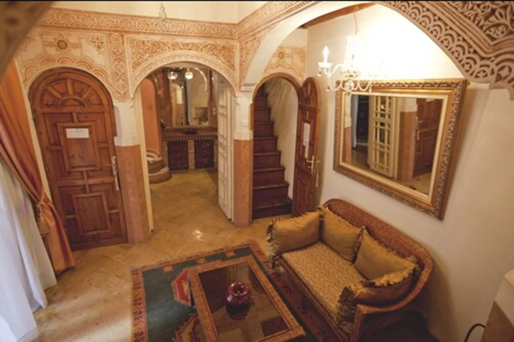 رياد رياض كاتالينا 4*